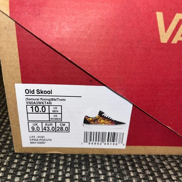 Vans flame BRAND NEW - Picture 2 of 4